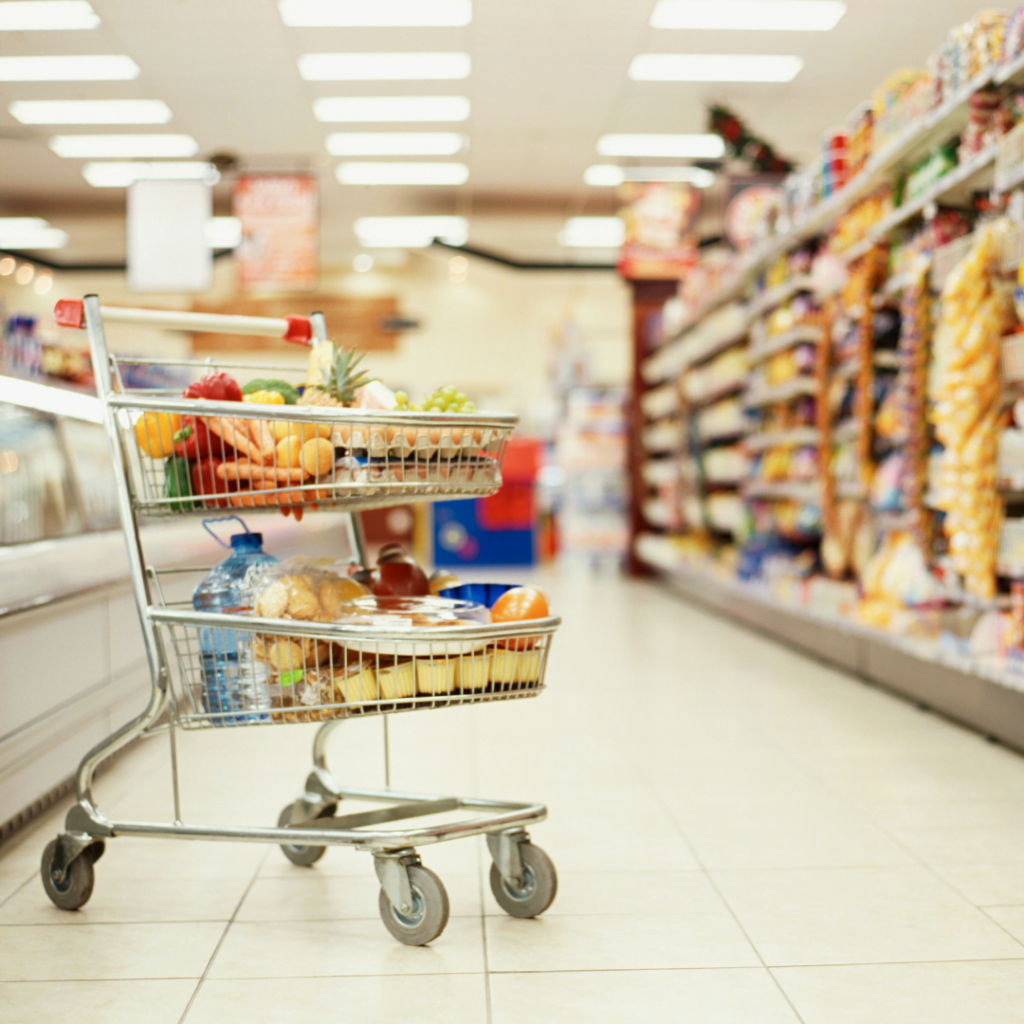 Picture of a supermarket aisle to represent the consumer packaged goods software simulations in GingrTech